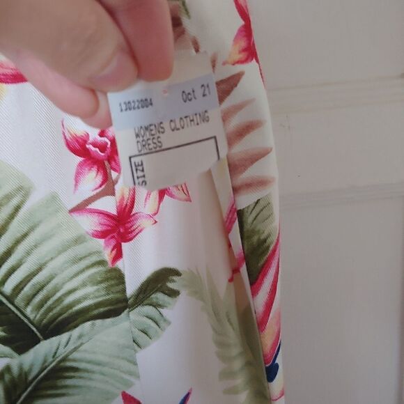 La Cabana Hawaiian Floral Sleeveless Midi Dress M NWT - Picture 5 of 9